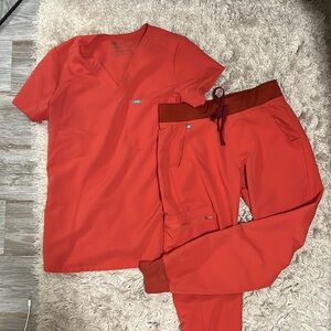 FIGS scrubs burnt orange jogger set XS Petite
